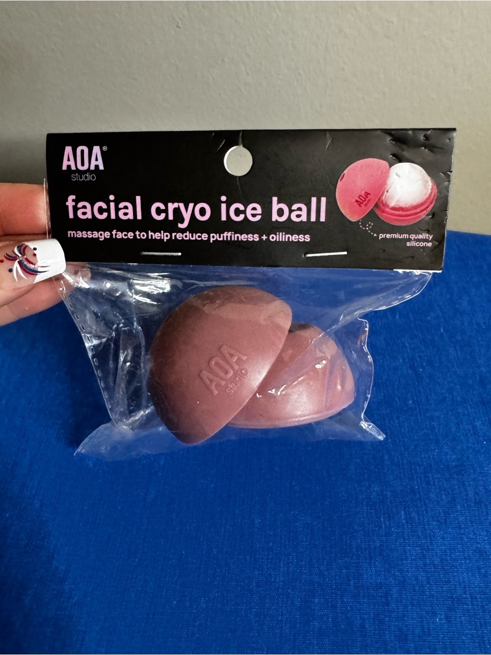5/$25 NWT AOA Studio Facial Cryo Ice Ball - Mauve Silicone